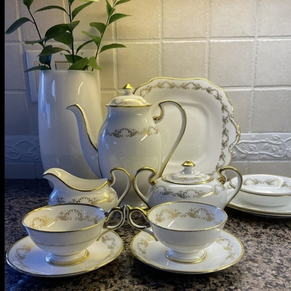 LouisXV “Breakfast For Two” service  by Aynsley, John. Fine bone china. England - Picture 14 of 17